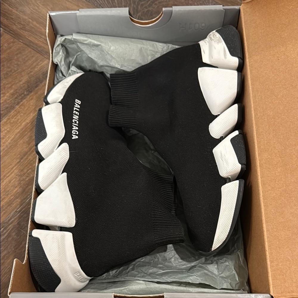 Balenciaga Black and White Sock Sneakers - Picture 5 of 5
